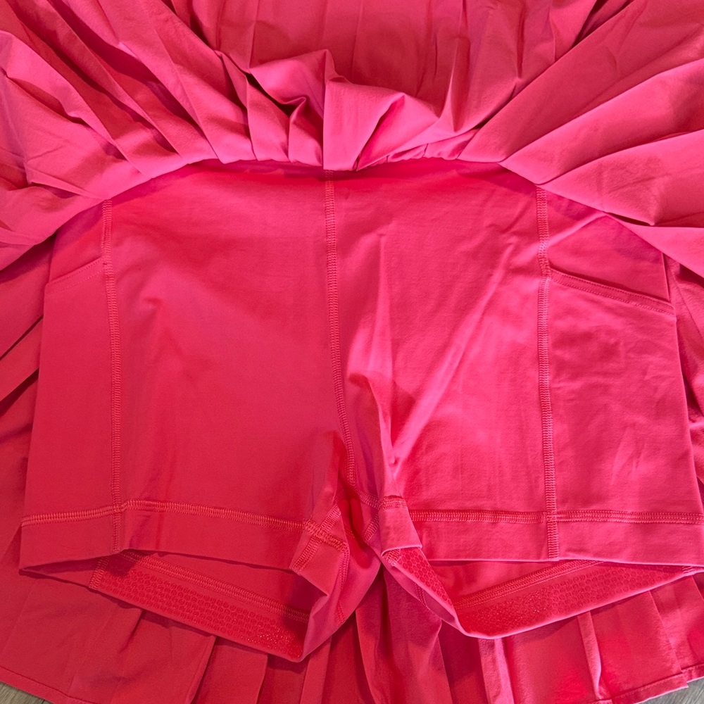 lululemon athletica pleated tennis skirt - Picture 3 of 9
